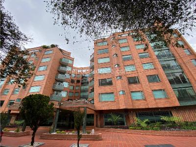 Apartamento de 4 alcobas en venta en La Carolina, Bogotá, 223 m² · foto 2 de 20