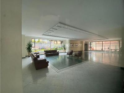 Apartamento de 4 alcobas en venta en La Carolina, Bogotá, 223 m² · foto 8 de 20