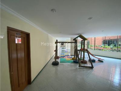 Apartamento de 4 alcobas en venta en La Carolina, Bogotá, 223 m² · foto 10 de 20