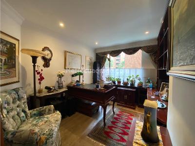 Apartamento de 4 alcobas en venta en La Carolina, Bogotá, 223 m² · foto 15 de 20