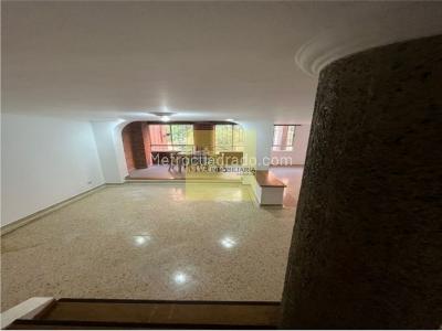 Apartamento de 4 alcobas en venta en Laureles, Medellín, 167 m² · foto 2 de 16