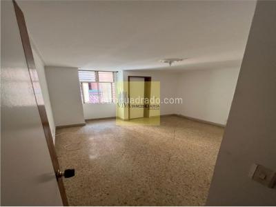Apartamento de 4 alcobas en venta en Laureles, Medellín, 167 m² · foto 9 de 16