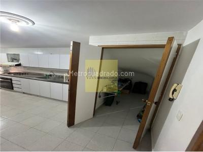 Apartamento de 4 alcobas en venta en Laureles, Medellín, 167 m² · foto 11 de 16