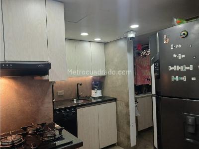 Apartamento de 3 alcobas en venta en Conquistadores, Medellín, 105 m² · foto 2 de 12