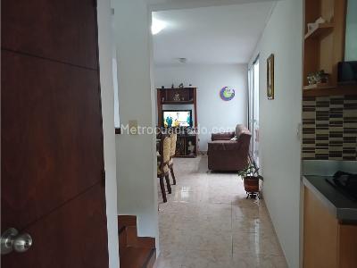 Casa de 3 alcobas en venta en Robledo, Medellín, 75 m² · foto 9 de 20