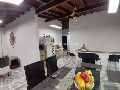 Casa de 3 alcobas en venta en Belen, Medellín, 300 m² · foto 17 de 20
