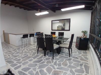 Casa de 3 alcobas en venta en Belen, Medellín, 300 m² · foto 19 de 20