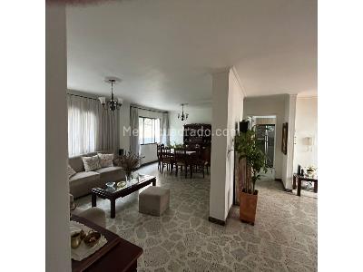 Apartamento de 3 alcobas en venta en Cerro Nutibara, Medellín, 130 m² · foto 3 de 9