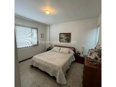 Apartamento de 3 alcobas en venta en Cerro Nutibara, Medellín, 130 m² · foto 4 de 9