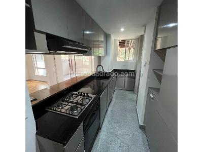 Apartamento de 4 alcobas en venta en El Poblado, Medellín, 101 m² · foto 8 de 19
