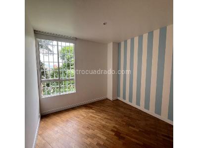 Apartamento de 4 alcobas en venta en El Poblado, Medellín, 101 m² · foto 13 de 19