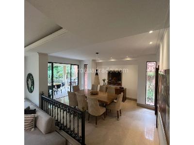 Casa de 4 alcobas en venta en El Tesoro, Medellín, 409 m² · foto 2 de 20