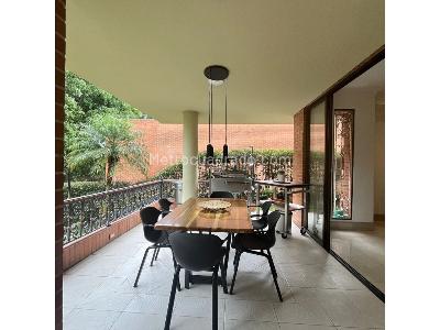 Casa de 4 alcobas en venta en El Tesoro, Medellín, 409 m² · foto 8 de 20