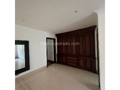 Casa de 4 alcobas en venta en El Tesoro, Medellín, 409 m² · foto 18 de 20