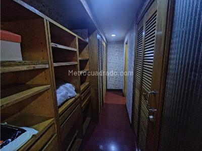 Apartamento de 4 alcobas en venta en Los Rosales, Bogotá, 235 m² · foto 4 de 20