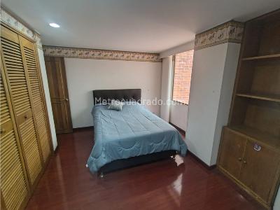 Apartamento de 4 alcobas en venta en Los Rosales, Bogotá, 235 m² · foto 8 de 20