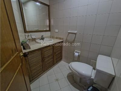 Apartamento de 4 alcobas en venta en Los Rosales, Bogotá, 235 m² · foto 12 de 20
