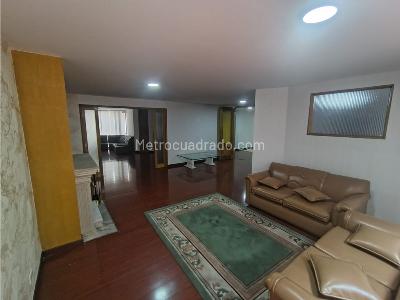 Apartamento de 4 alcobas en venta en Los Rosales, Bogotá, 235 m² · foto 16 de 20