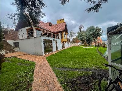 Casa de 4 alcobas en venta en Villa De Aranjuez, Bogotá, 917 m² · foto 2 de 20