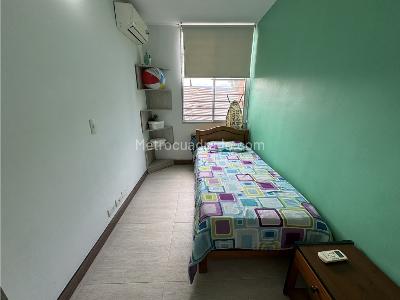 Apartamento de 3 alcobas en venta en Kennedy, Girardot, 58 m² · foto 4 de 14