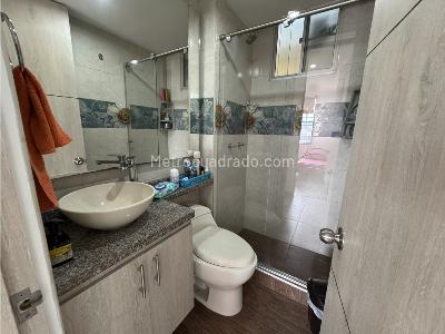 Apartamento de 3 alcobas en venta en Kennedy, Girardot, 58 m² · foto 5 de 14