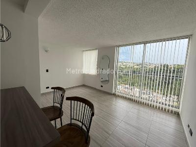 Apartamento de 2 alcobas en venta en Poblado I, Pereira, 45 m² · foto 3 de 20
