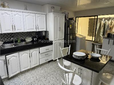 Apartamento de 3 alcobas en venta en Santa Monica Residencial, Cali, 126 m² · foto 6 de 19