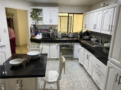 Apartamento de 3 alcobas en venta en Santa Monica Residencial, Cali, 126 m² · foto 9 de 19