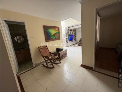 Casa de 5 alcobas en venta en La Florida, Medellín, 240 m² · foto 2 de 14