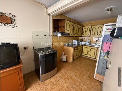 Casa de 5 alcobas en venta en La Florida, Medellín, 240 m² · foto 12 de 14