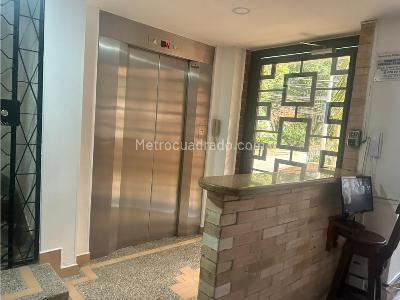 Apartamento en venta en Laureles, Medellín · foto 2 de 20