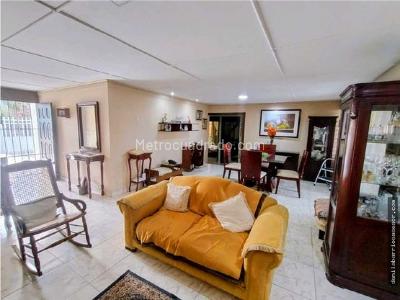 Casa de 5 alcobas en venta en Mercedes Norte, Barranquilla, 245 m² · foto 8 de 20