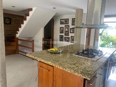 Casa de 3 alcobas en venta en Cataluña, Sabaneta, 217 m² · foto 3 de 20