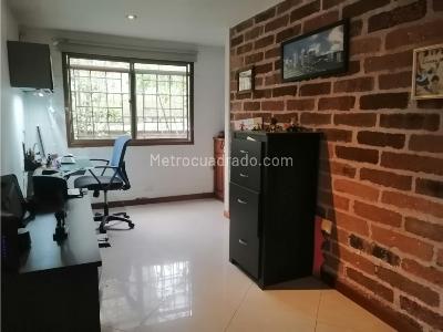 Casa de 3 alcobas en venta en Cataluña, Sabaneta, 217 m² · foto 13 de 20