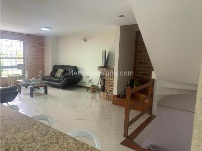 Casa de 3 alcobas en venta en Cataluña, Sabaneta, 217 m² · foto 15 de 20