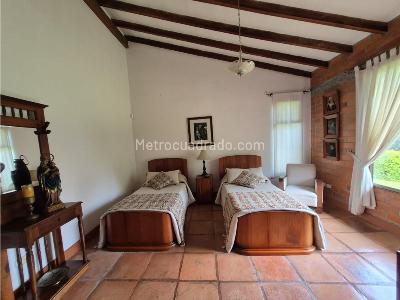 Casa de 4 alcobas en venta en El Tigre, Pereira, 380 m² · foto 12 de 20