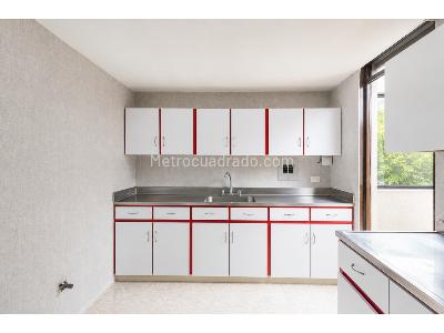 Apartamento de 4 alcobas en venta en El Poblado, Medellín, 147 m² · foto 10 de 20