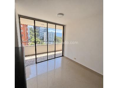 Apartamento de 3 alcobas en venta en Loma Del Indio, Medellín, 74 m² · foto 3 de 20