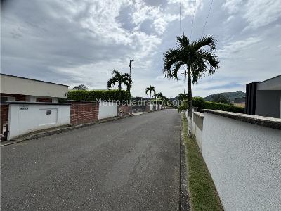 Casa en venta en Combia, Pereira · foto 2 de 18