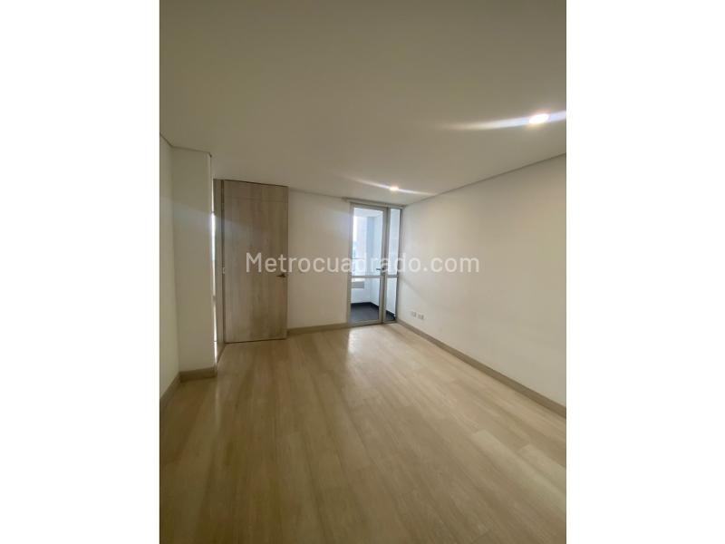 Piso – Sabaneta, San Isidro - Más