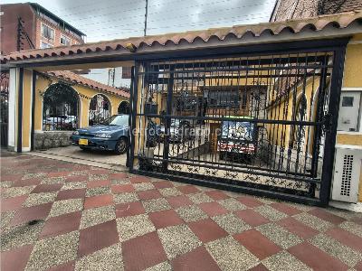 Casa de 4 alcobas en venta en Modelia, Bogotá, 210 m² · foto 2 de 20