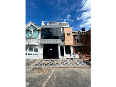 Casa de 4 alcobas en venta en Tunja, Tunja, 218 m² · foto 2 de 19