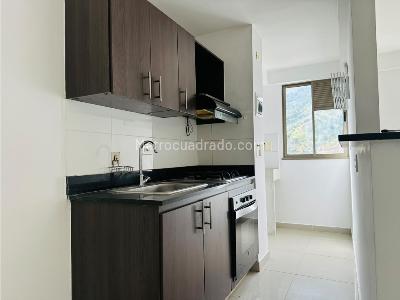 Apartamento de 2 alcobas en venta en Niquia, Bello, 58 m² · foto 4 de 12