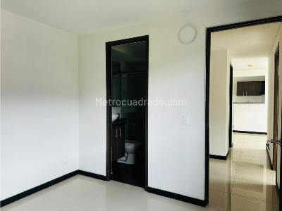 Apartamento de 2 alcobas en venta en Niquia, Bello, 58 m² · foto 10 de 12