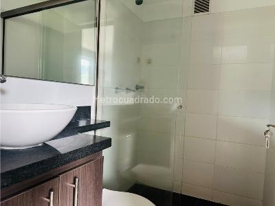 Apartamento de 2 alcobas en venta en Niquia, Bello, 58 m² · foto 11 de 12