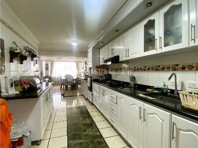 Apartamento de 3 alcobas en venta en Normandia, Bogotá, 221 m² · foto 5 de 20
