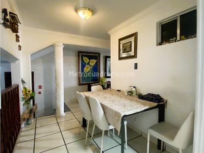 Apartamento de 3 alcobas en venta en Normandia, Bogotá, 221 m² · foto 8 de 20