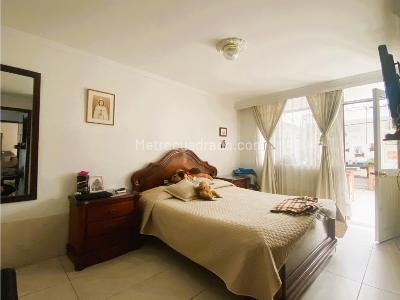 Apartamento de 3 alcobas en venta en Normandia, Bogotá, 221 m² · foto 20 de 20
