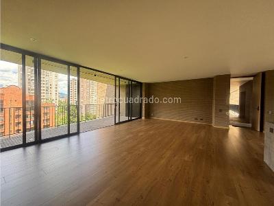 Apartamento en venta en El Poblado, Medellín · foto 2 de 18