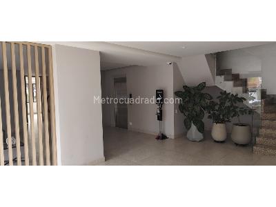Apartamento de 3 alcobas en venta en Los Rosales, Bogotá, 195 m² · foto 2 de 20